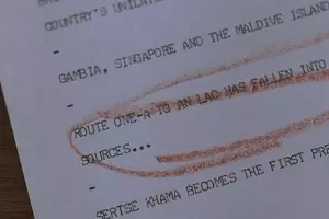 Кадр из фильма «Доброе утро, Вьетнам» — его сюжет связан с манипуляциями цензурой на радио ВС США в Сайгоне &copy;&nbsp;реж. Барри Левинсон, 1987