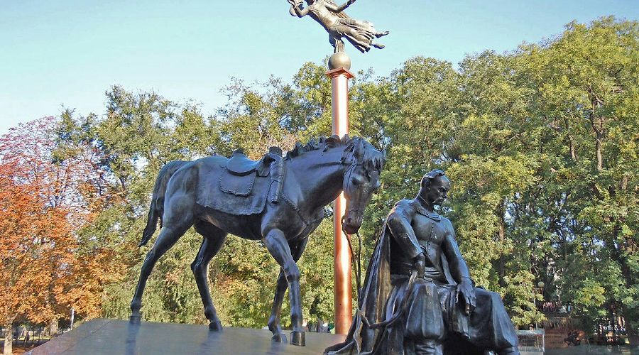 Памятник атаману Головатому в Старобазарном сквере, Одесса © Фото AnStasia