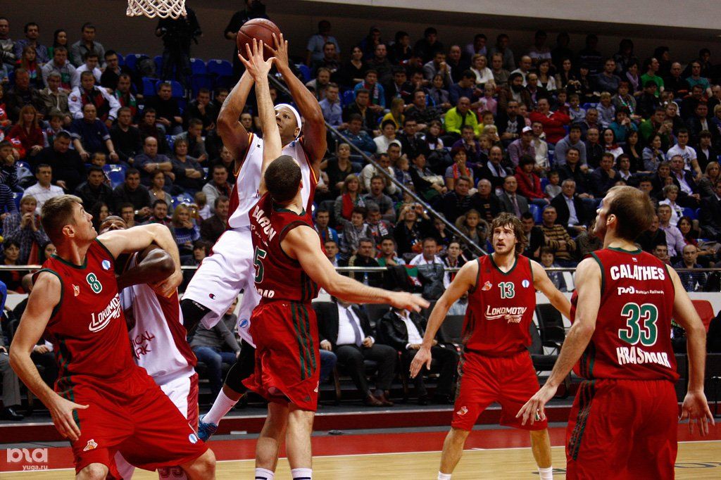 Флаг локомотив кубань. Барфорд баскетболист локомотив. Локомотив кубань расписание матчей. Локомотив кубань презентация. Хомичус баскетбол фото.