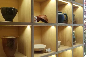 Сувениры в магазине на веранде чайного дома &copy;&nbsp;Фото Марины Солошко, Юга.ру