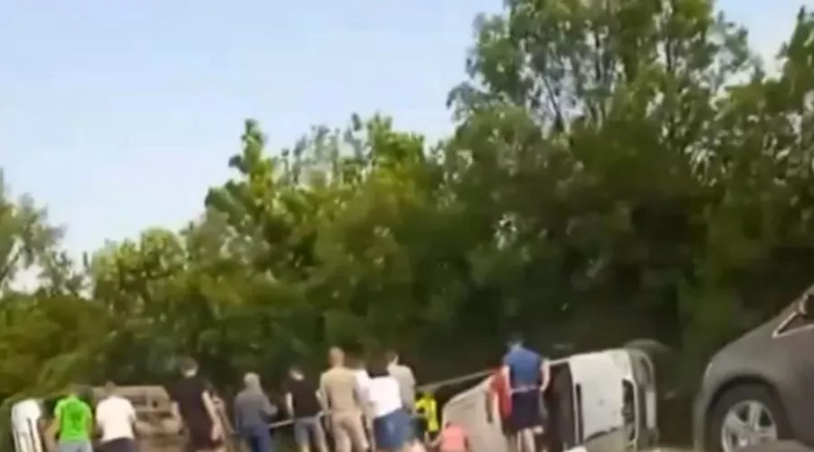 Последствия ДТП на трассе А146 1 июля 2023 г. &copy;&nbsp;Скриншот видео в телеграм-канале &laquo;1247018031&raquo;, T.me/s/1247018031