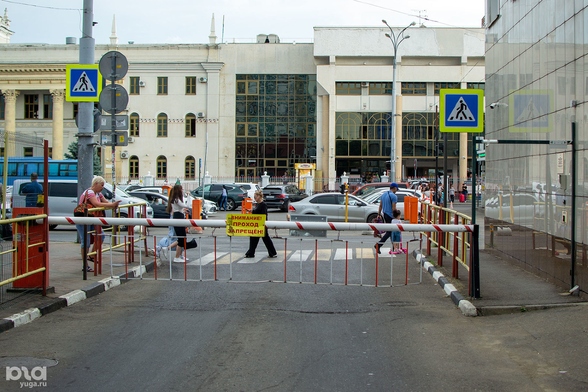 Привокзальный переулок был перекрыт незаконным забором с 2019 по 2023 год © Фото Александра Гончаренко, Юга.ру