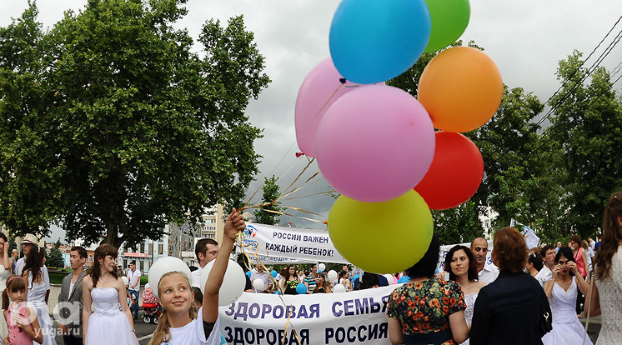 Семейный парад-2014 в Краснодаре © Михаил Ступин, ЮГА.ру