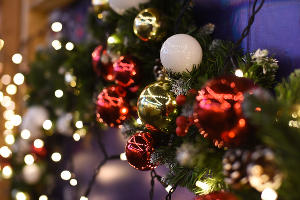 Рождественская ярмарка на Главной городской площади Краснодара © Фото Елены Синеок, Юга.ру