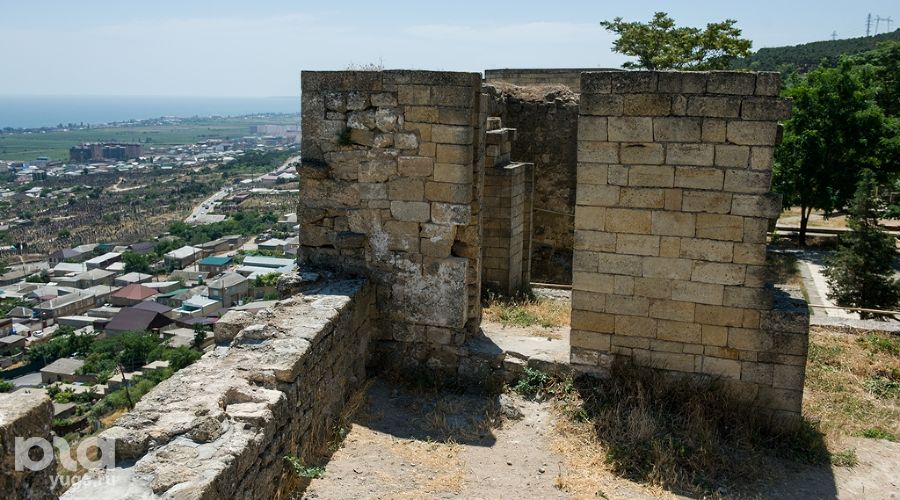 Крепость Нарын-кала в дагестанском Дербенте © Нина Зотина, ЮГА.ру