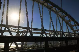 Крымский мост &copy;&nbsp;Фото Елены Синеок, Юга.ру