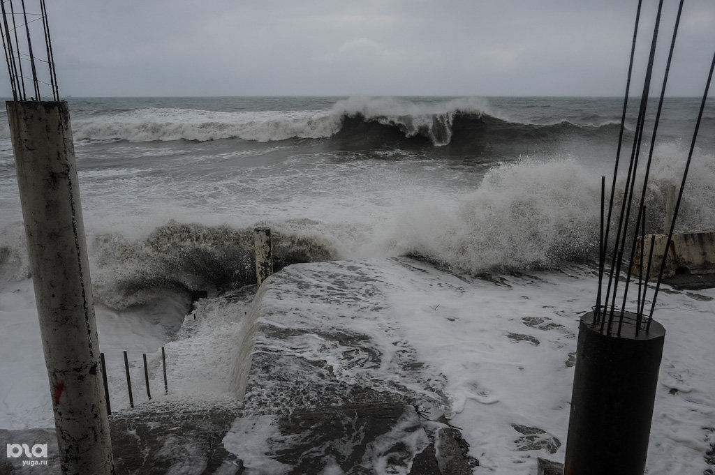штормовое предупреждение анапа. море шторм. анапа штормовое предупреждение сегодня. анапа пляж люди. анапа штормовое предупреждение сегодня.