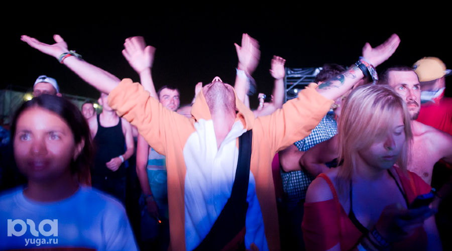 ﻿Первая секретная вечеринка на KUBANA-2014 &copy;&nbsp;Елена Синеок, ЮГА.ру