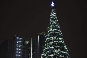 Рождественская ярмарка на Главной городской площади Краснодара © Фото Елены Синеок, Юга.ру