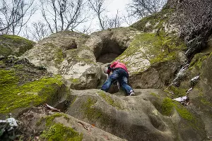 Богатырские пещеры. У подножия &copy;&nbsp;Фото Елены Синеок, Юга.ру