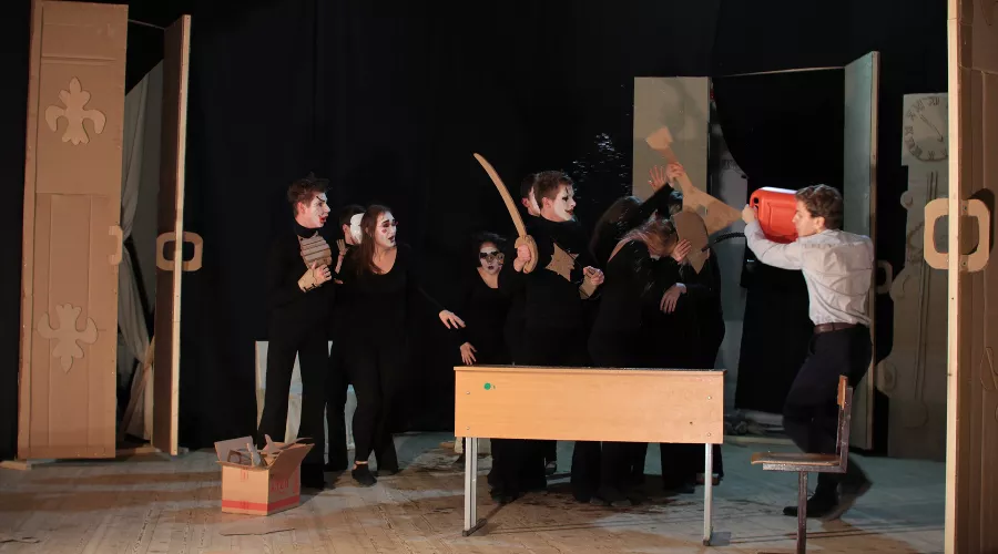 Спектакль «Горе от ума» &copy;&nbsp;Фото из группы &laquo;СТТ "Тандем"&raquo;, vk.com/teatr_tandem