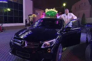 Фонд Кадырова подарил Александру Емельяненко Mercedes за победный бой в «Ахмате» &copy;&nbsp;Фото из аккаунта instagram.com/alexemelyanenko