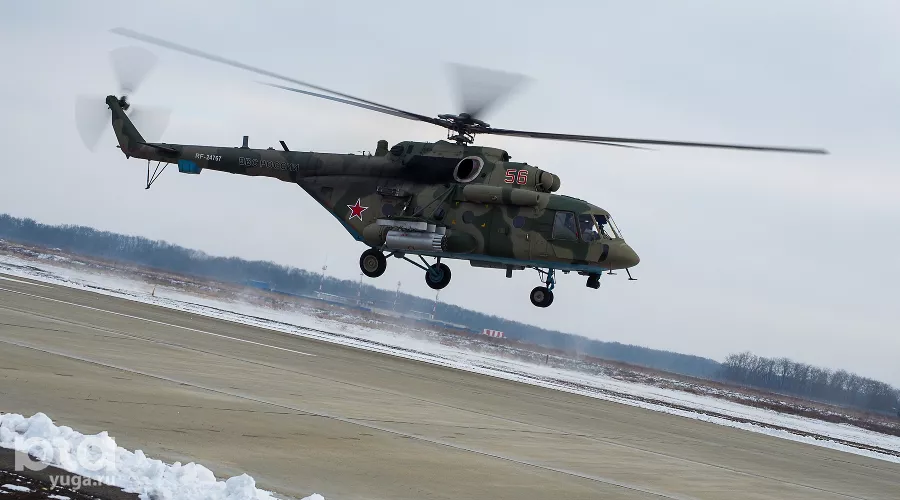 Вертолет Ми-8 на авиабазе в Кореновске &copy;&nbsp;Виталий Тимкив, Юга.ру