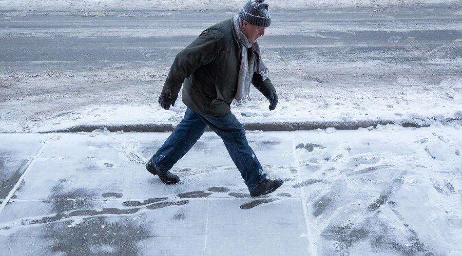 скользко  &copy;&nbsp;Изображение сгенерировано нейросетью Gigachat