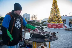 Новогодняя ярмарка в торговом квартале «Центр города» в Краснодаре &copy;&nbsp;Фото Елены Синеок, Юга.ру