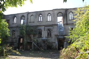 Сгоревшее здание на улице Гимназической, 72 в Краснодаре © Фото пресс-службы администрации Краснодара