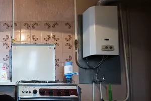 Газовая колонка &copy;&nbsp;Фото Елены Синеок, Юга.ру