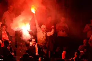 Фанаты ФК &laquo;Спартак&raquo; зажгли фаеры на матче с &laquo;Кубанью&raquo; &copy;&nbsp;Елена Синеок, Юга.ру