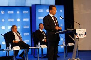 Дмитрий Медведев на инвестиционном форуме "Сочи-2012" © Геннадий Аносов, пресс-служба администрации края