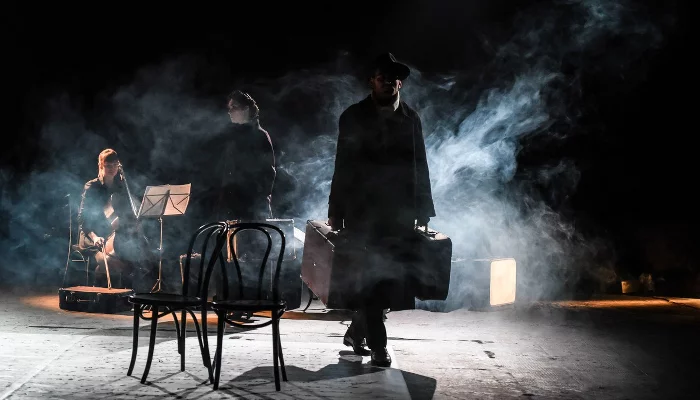 Спектакль «Небесные беглецы» в Одном театре &copy;&nbsp;Фото Елены Синеок, Юга.ру