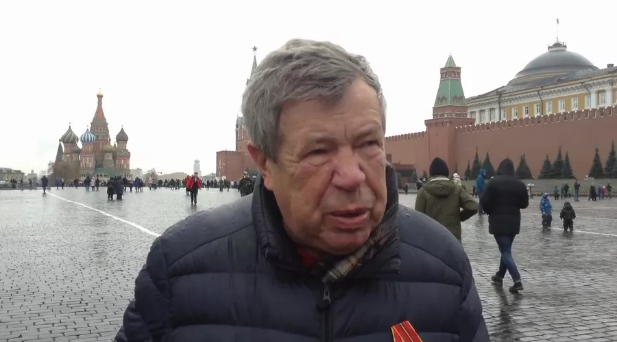 Виктор Анпилов &copy;&nbsp;Кадр из видео канала &laquo;СОВЕТСКОЕ ТЕЛЕВИДЕНИЕ&raquo; на youtube.com, youtube.com/channel/UCdKAZ2paxVyLSKsBcpqiDSg