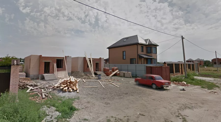 Строительство двух домов (один из них купит Наталья) на одном участке в 2012 году  &copy;&nbsp;Google.ru/maps