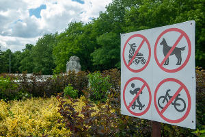 В парке запрещено © Фото Дмитрия Пославского, Юга.ру