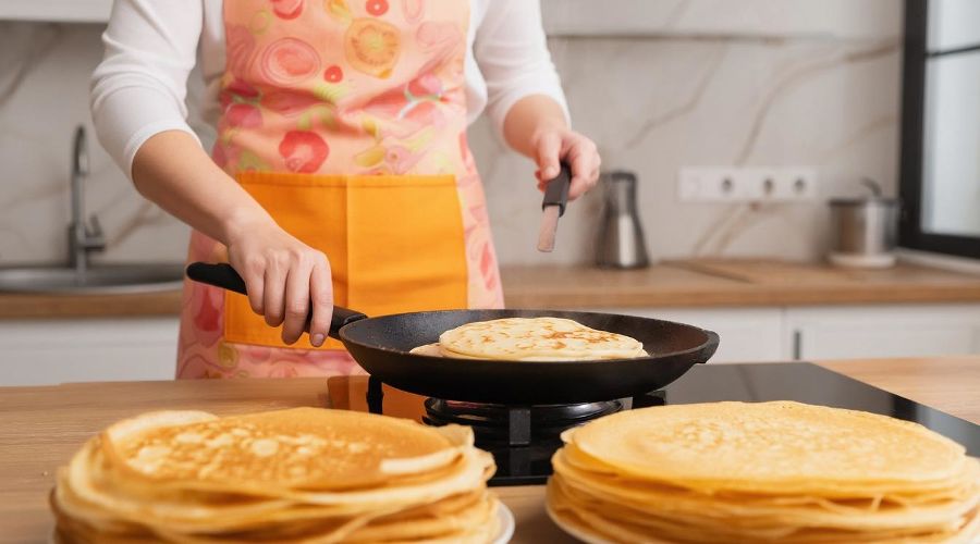 блины &copy;&nbsp;Изображение сгенерировано нейросетью Gigachat