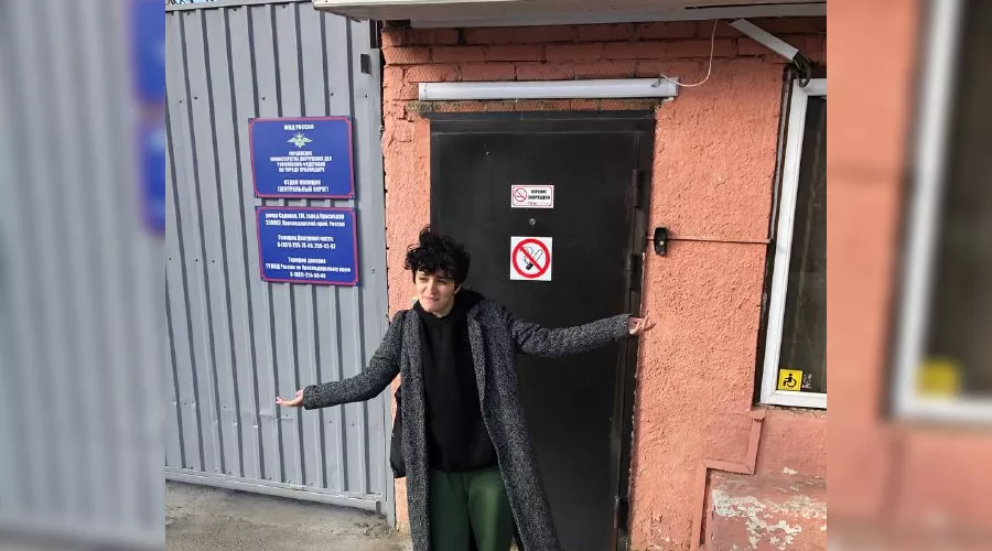 Алипат на выходе из ИВС на Садовой &copy;&nbsp;Фото Алексея Мандригели