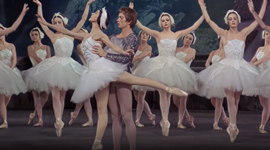 Кадр из балета «Лебединое озеро», 1964 год &copy;&nbsp;Скриншот видео с сайта kinomonitor.ru