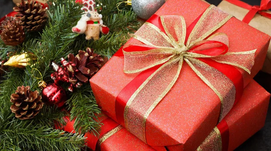 подарок &copy;&nbsp;Сгенерировано нейросетью Gigachat