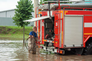 Последствия ливня на улице Московской &copy;&nbsp;Фото Дмитрия Пославского, Юга.ру