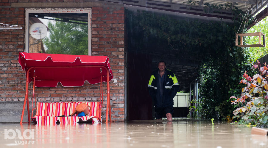 Подтопление в селе Левокумка Ставропольского края © Фото Антона Подгайко, Юга.ру