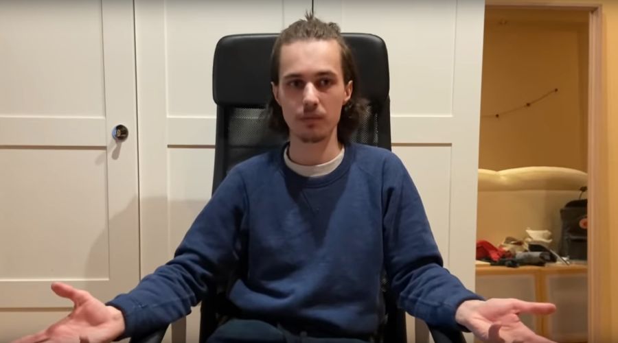 Александр Долгополов &copy;&nbsp;Кадр из видео на канале &laquo;Александр Долгополов&raquo;, youtube.com/channel/UCc3_bN-tz3OgBuR8w2hFRFQ