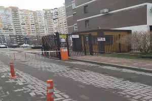 Заграждения, препятствующие проезду пожарной техники &copy;&nbsp;Фото пресс-службы администрации Краснодара