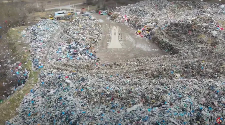 Свалка на хуторе Чекон &copy;&nbsp;Скриншот из ютуба-канала &laquo;Маковозовы&raquo; youtube.com/channel/UCKutrbxPpH8yMV