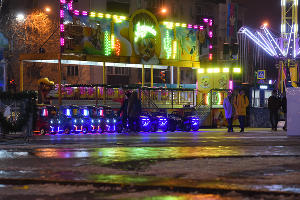 Рождественская ярмарка на Главной городской площади Краснодара © Фото Елены Синеок, Юга.ру