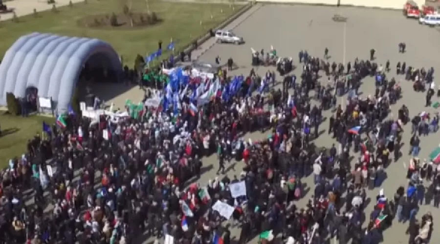 Митинг в Грозном в честь годовщины присоединения Крыма к России &copy;&nbsp;Фото &laquo;Кавказского узла&raquo;, www.kavkaz-uzel.eu