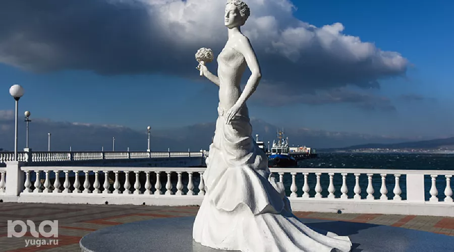 Город-курорт Геленджик &copy;&nbsp;Елена Синеок, ЮГА.ру
