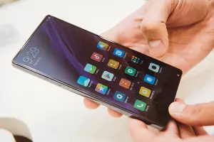 Мобильный телефон &copy;&nbsp;Фото Елены Синеок, Юга.ру