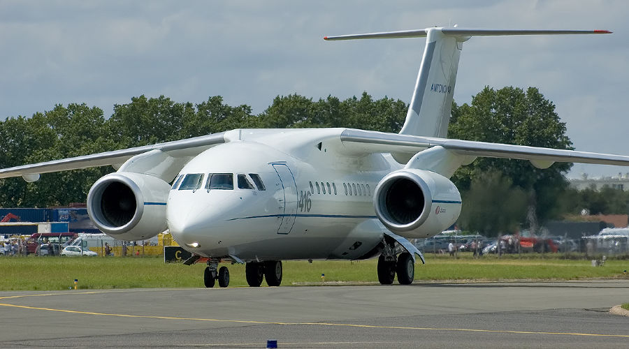 Самолет АН-148 © Фото с сайта commons.wikimedia.org