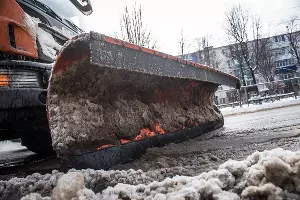 Уборка снега в Краснодаре &copy;&nbsp;Фото Елены Синеок, Юга.ру