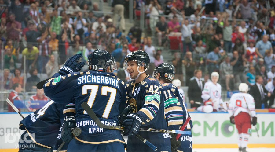 ХК "Сочи" одержал победу в первой домашней игре  &copy;&nbsp;Нина Зотина, ЮГА.ру