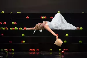 Кадр из оперы &laquo;Евгений Онегин&raquo; &copy;&nbsp;Фото Елены Синеок, ЮГА.ру