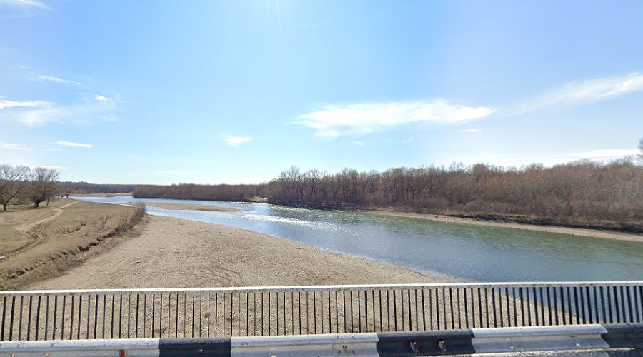 Река Кубань в районе станицы Прочноокопской, Армавир © Скриншот сервиса «Google Карты» google.com/maps, дата съемки март 2021 года