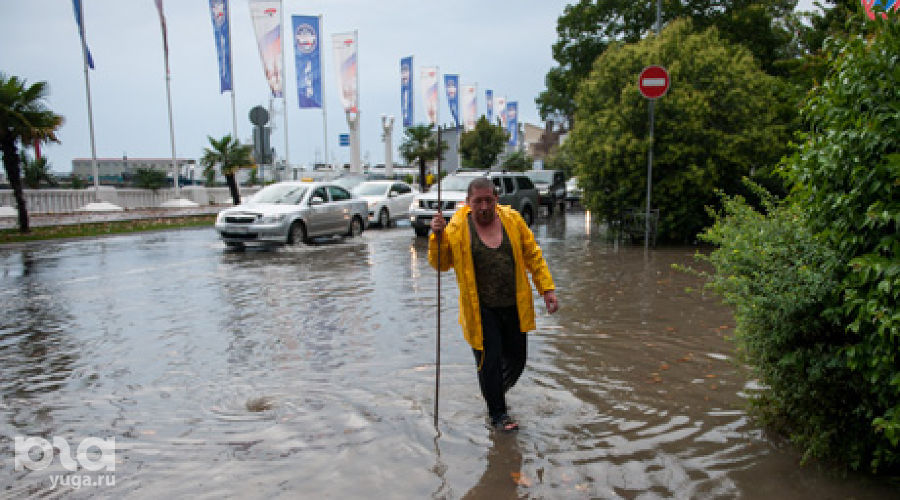 Подтопление в Центральном районе Сочи &copy;&nbsp;Нина Зотина, ЮГА.ру