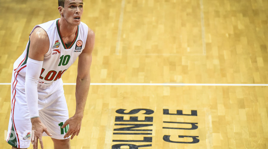 "Локомотив-Кубань" обыграл "Барселону" в матче Евролиги © Елена Синеок, ЮГА.ру