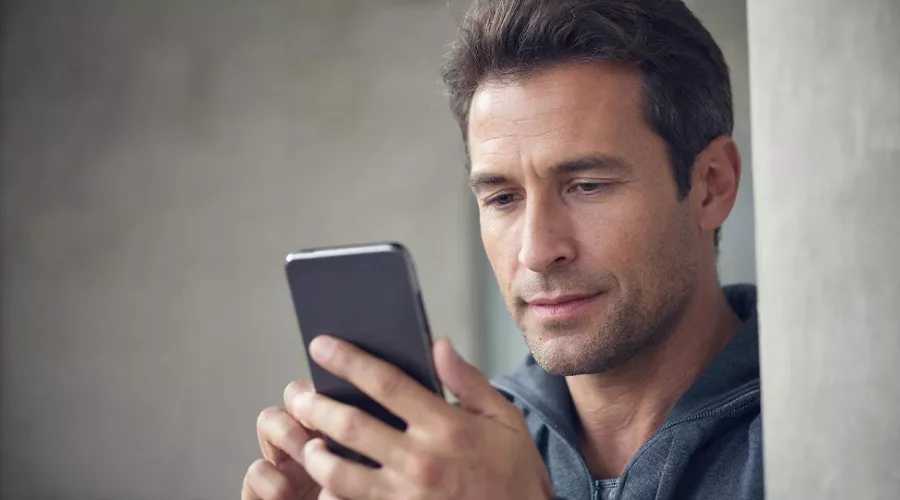 телефон &copy;&nbsp;Изображение сгенерировано нейросетью Gigachat