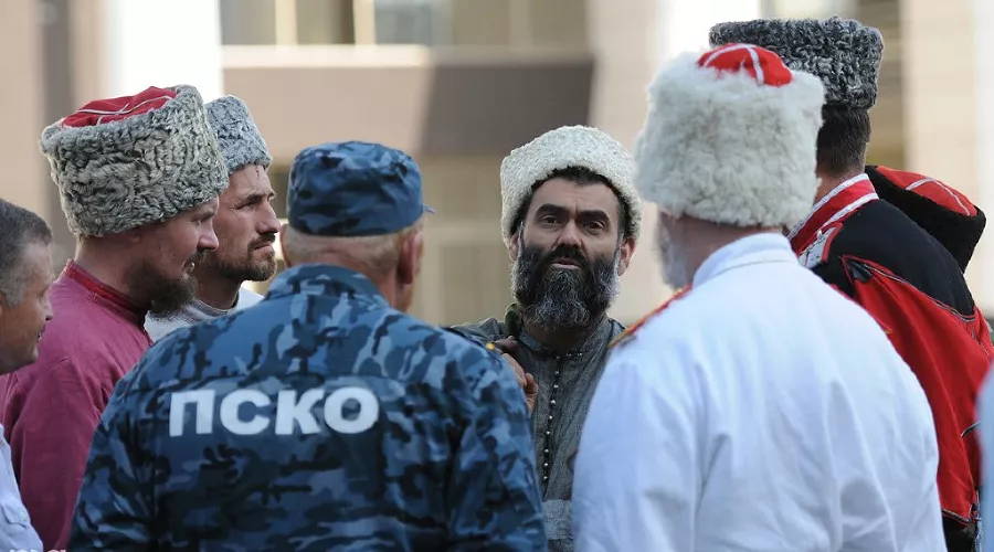 "Стояние" против Гельмана в Краснодаре &copy;&nbsp;Елена Синеок. ЮГА.ру