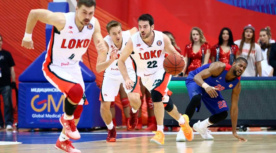 Матч 1/2 финала Единой лиги ВТБ ЦСКА — «Локомотив-Кубань». Евгений Бабурин, Тейлор Рочести, Райан Брохкофф &copy;&nbsp;Фото с официального сайта ПБК &laquo;Локомотив-Кубань&raquo;, lokobasket.com
